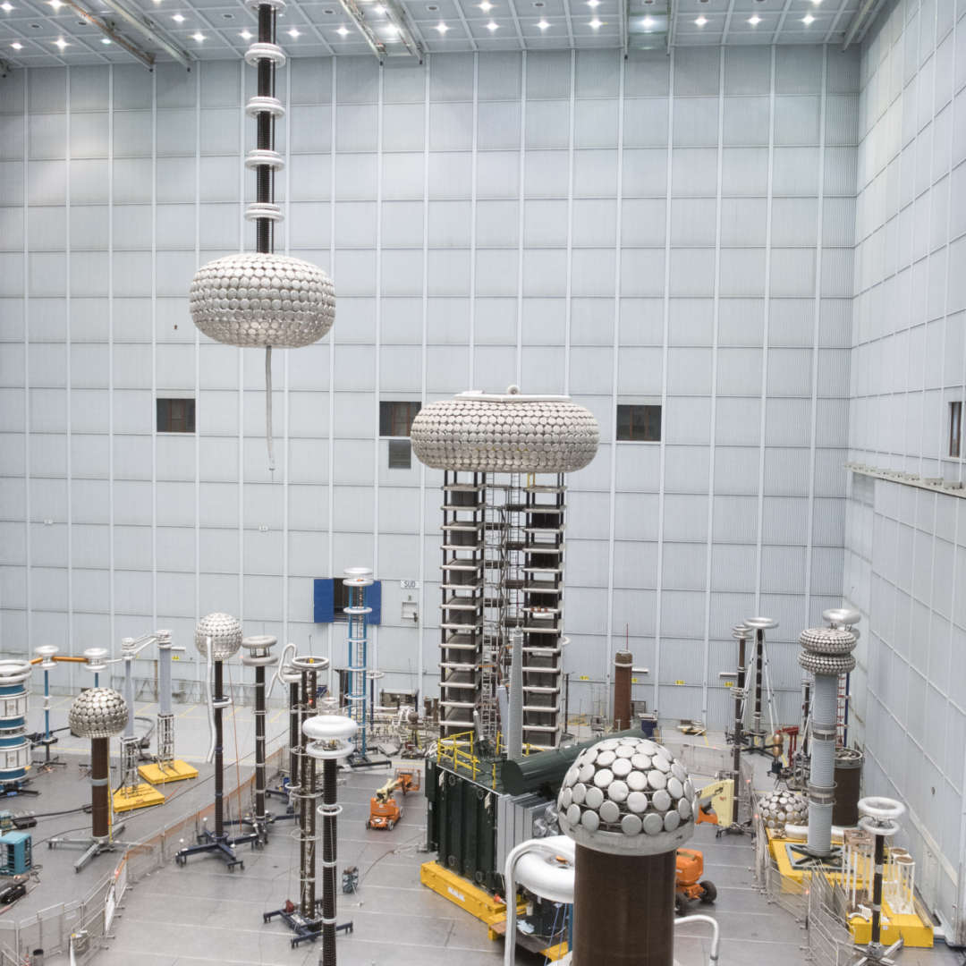 <p>Laboratoire haute tension de l’IREQ, inauguré en 1970.</p>
<p>©Hydro‑Québec</p>