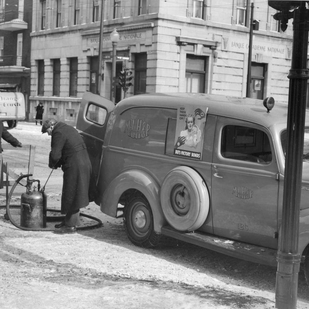 <p>Employés du réseau de distribution de gaz de la MLH&P dans les années 1940. Hydro‑Québec s’est départie de ce réseau en 1954.</p>
<p>©Archives d’Hydro‑Québec</p>