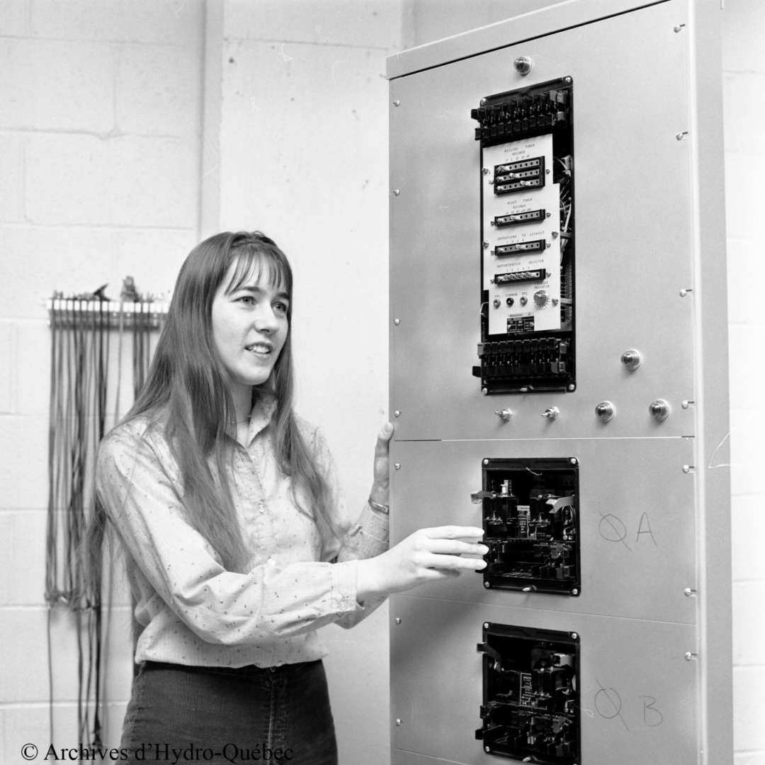 <p>Nicole Bussières, the first female generating station operator, Paugan generating station, 1980.</p>
<p>©Hydro-Québec archives.</p>