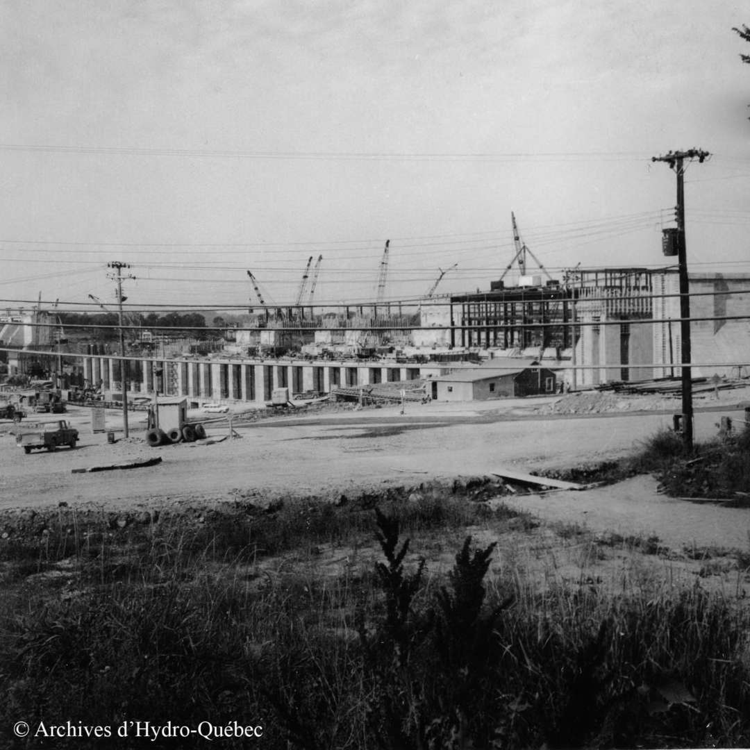 <p>Worksite of Carillon generating station, September 1961.</p>
<p>©Hydro-Québec archives.</p>