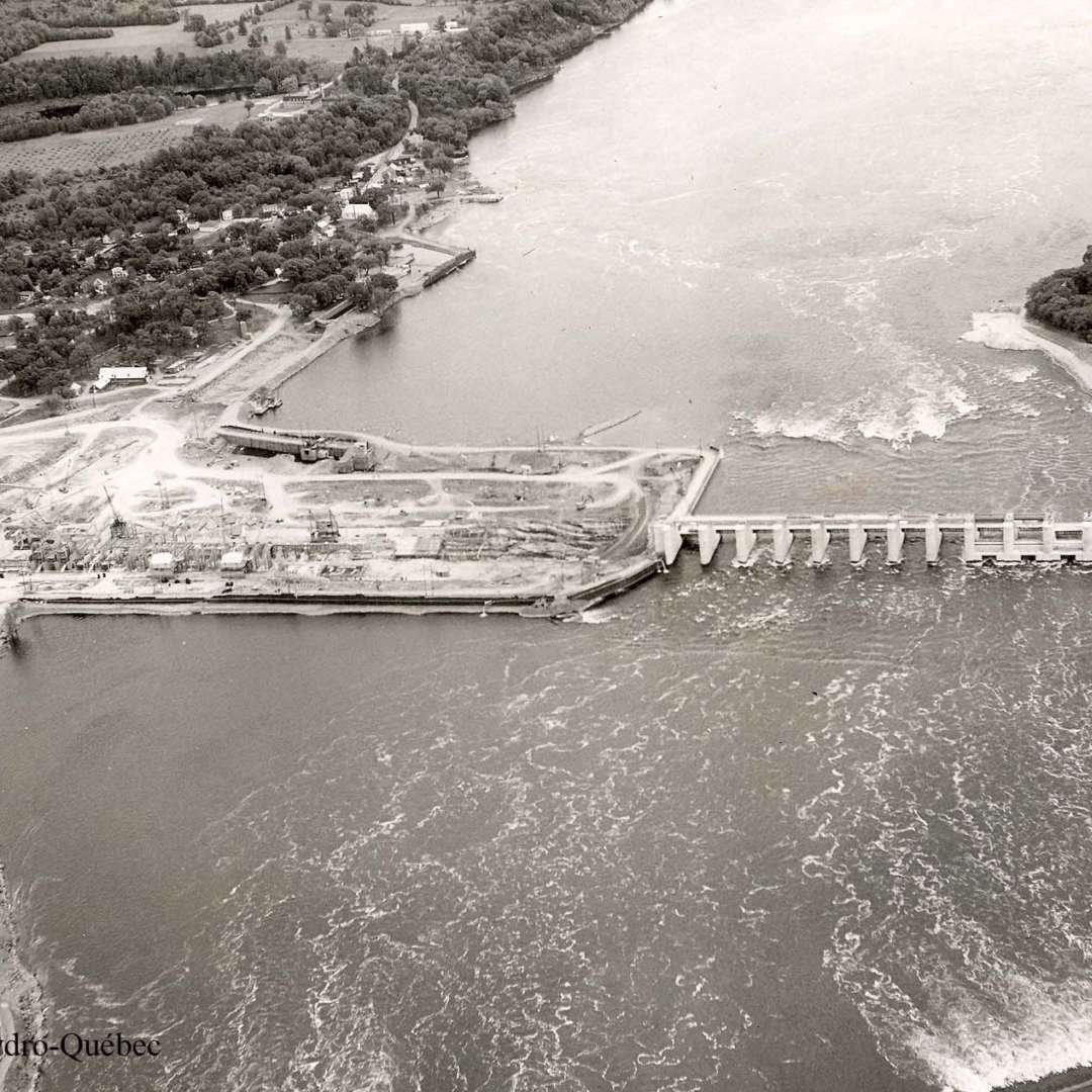 <p>Carillon generating station under construction, 1961.</p>
<p>©Hydro-Québec archives.</p>