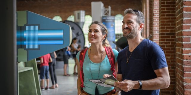 A couple visiting the N.A.C. exhibition hall.